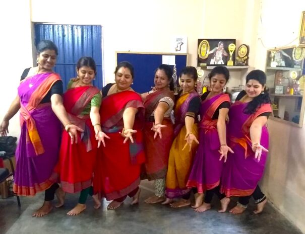 Bharatanatyam Dance tour in Bangalore is a half day tour in Bangalore where a well-accomplished dancer and her students will bring alive this ancient dance form of India through mythology, gestures and expressions. This is a great opportunity to learn a few steps and have fun performing it. This is an all-inclusive tour where we take care of pick up and drop as well.