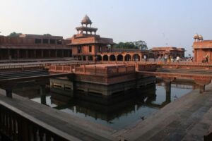 fatehpur sikri akbar palace golden triangle itinerary